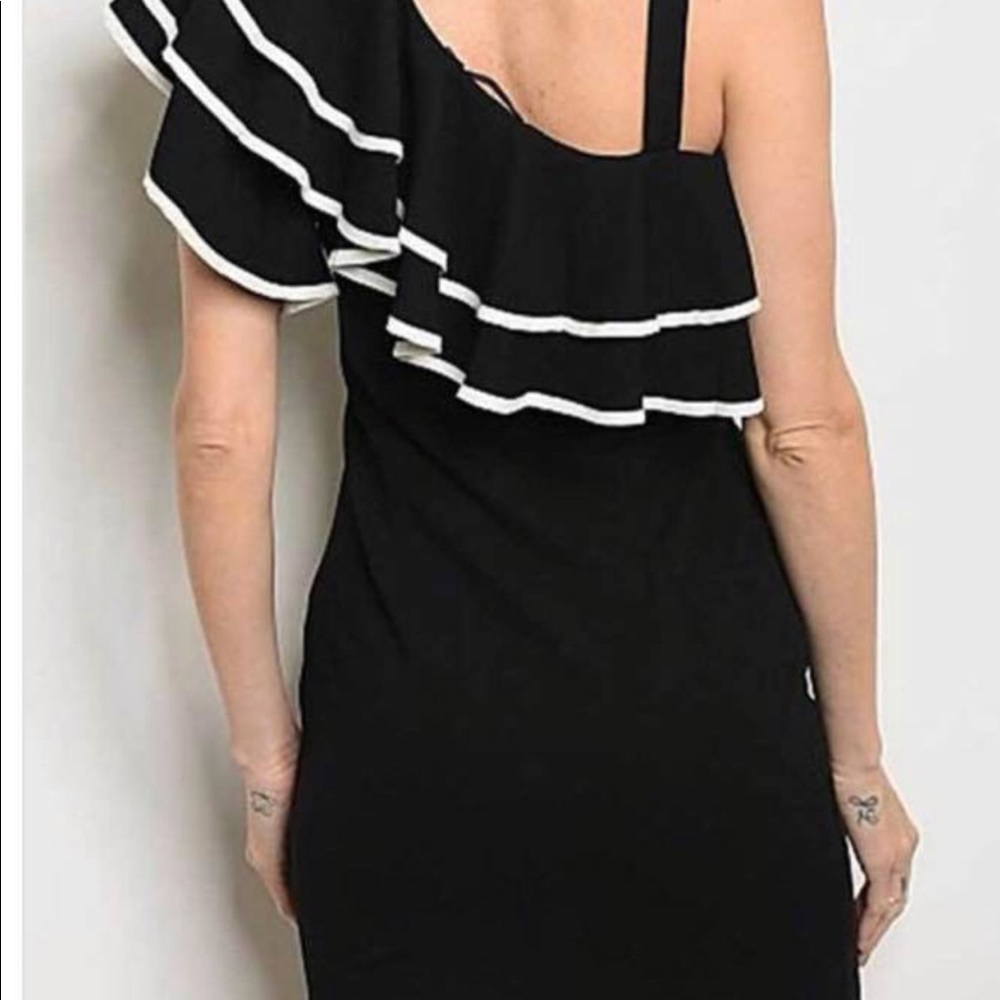 Dress - Picture 4 of 4